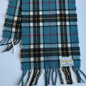 James Pringle weavers  blue plaid wool  scarf woven in Scotland 🏴󠁧󠁢󠁳󠁣󠁴󠁿
